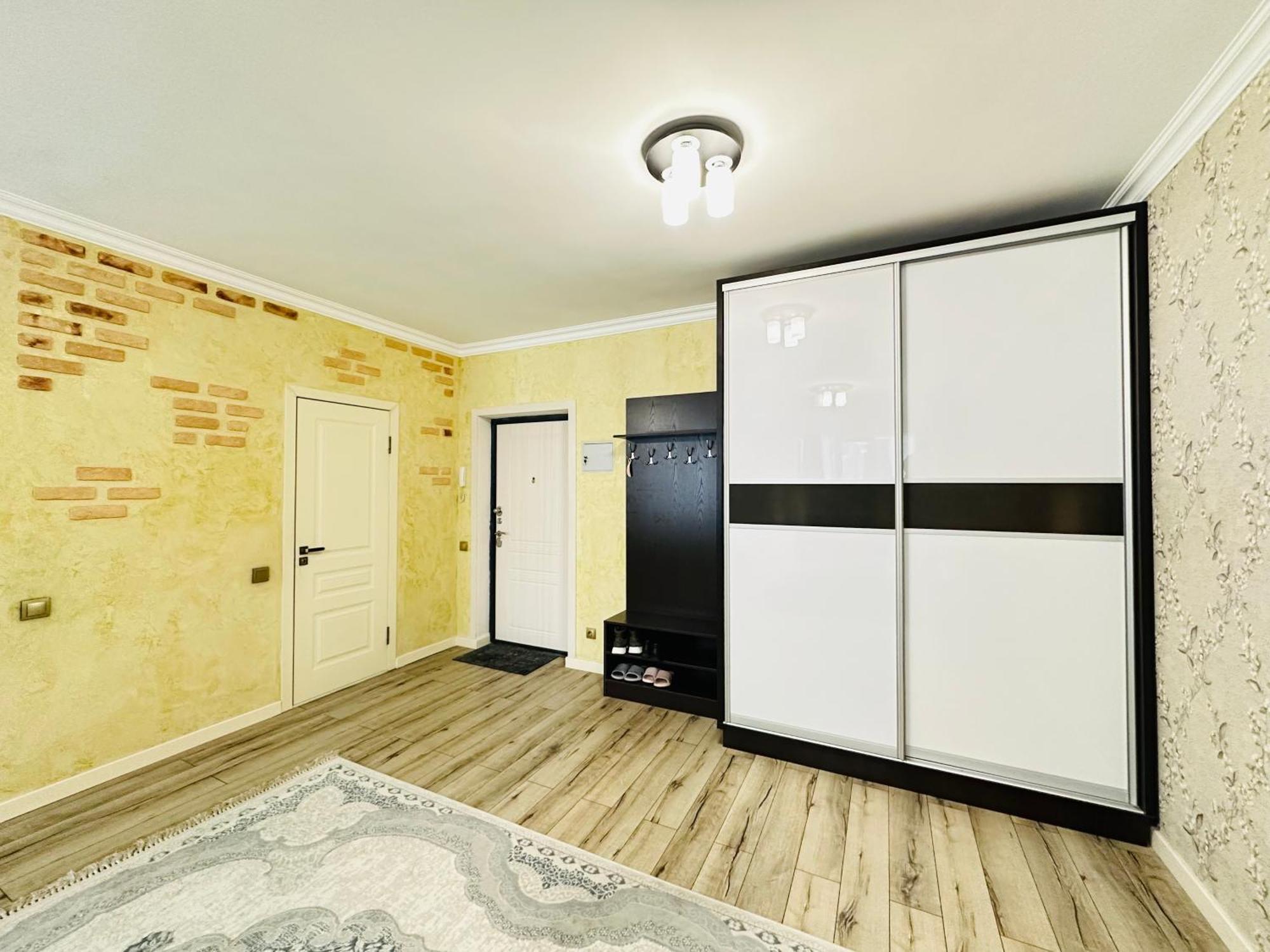 Vostochnyi Park Apartament In The Center Of Almaty公寓 外观 照片