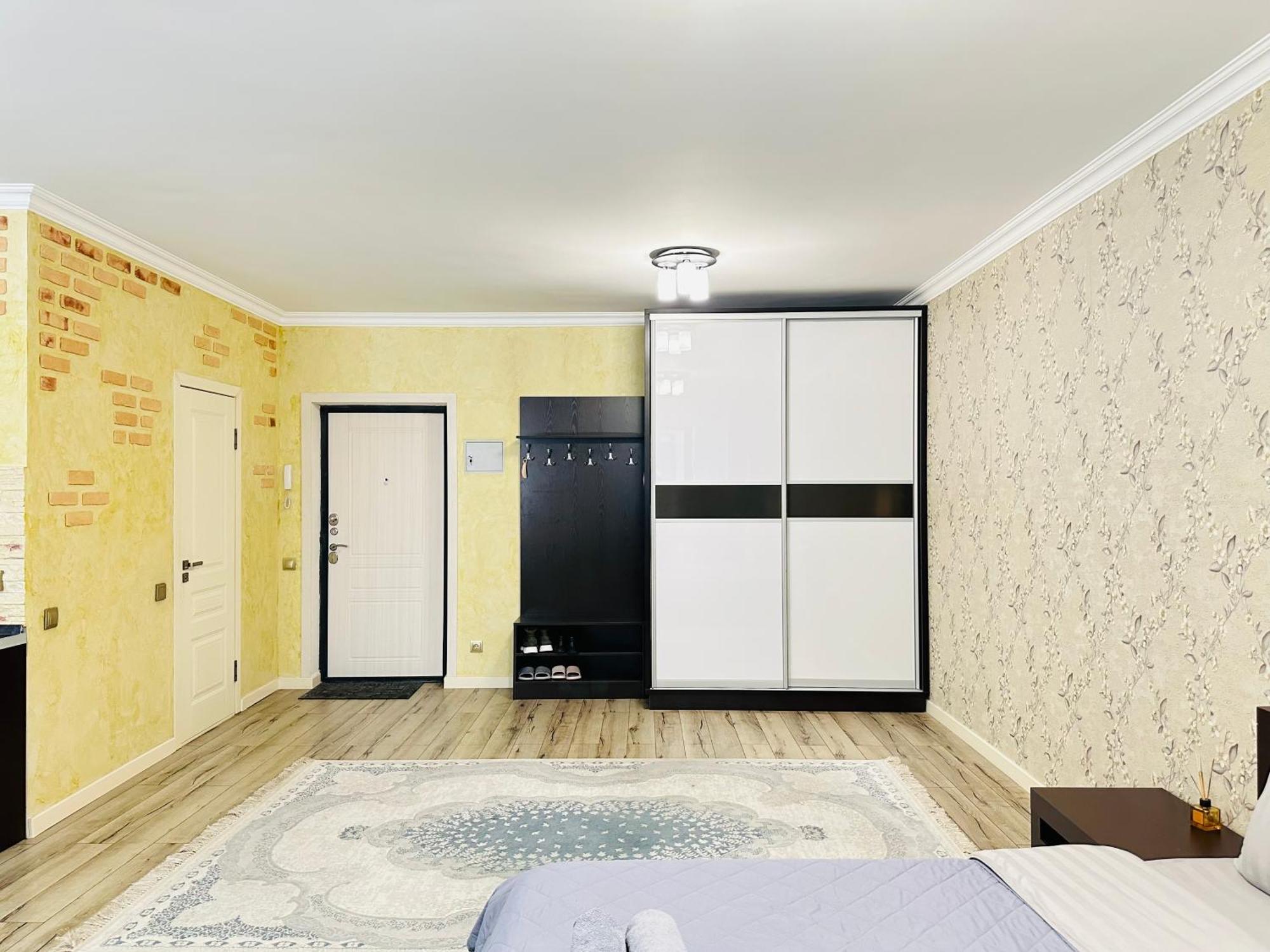 Vostochnyi Park Apartament In The Center Of Almaty公寓 外观 照片